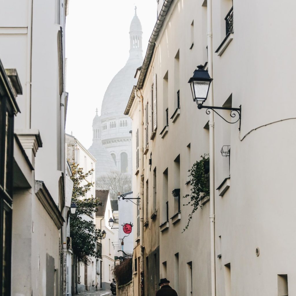 montmartre guided tour sacre coeur street view