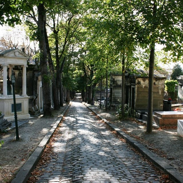 Pere Lachaise one alley with tombs on both sides