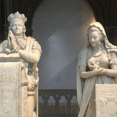 Marie Antoinette and Louis XVI statues